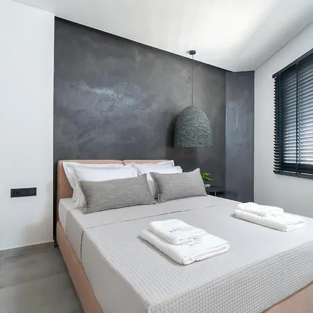 Solere Apartments *